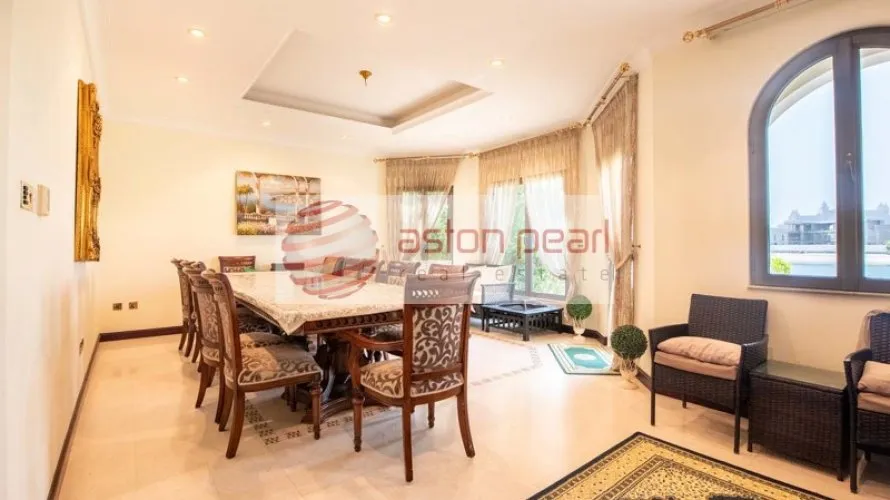 Villa de 5 dormitorios en Garden Homes Frond K, UAE No. 301