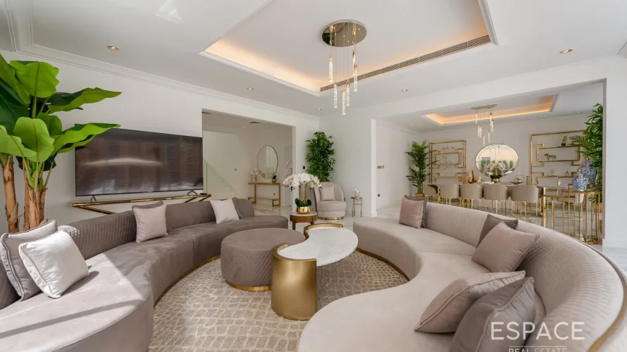 Villa de 6 dormitorios en Palm Jumeirah, UAE No. 933 № 1