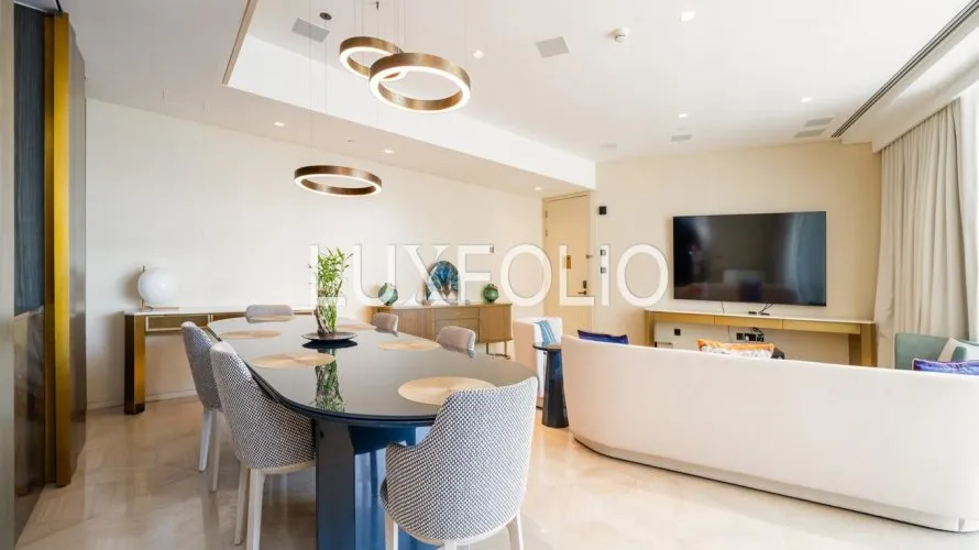 Apartamento de 2 dormitorios en FIVE Palm Jumeirah, UAE No. 636 № 1