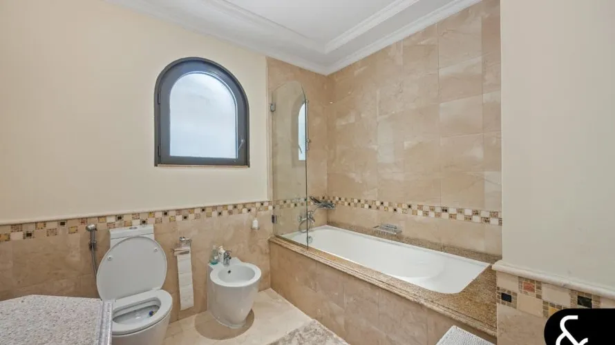 Villa de 6 dormitorios en Signature Villas, UAE No. 1052 № 28