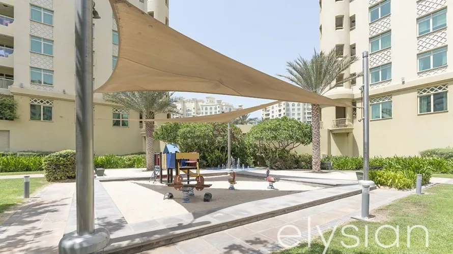 Apartamento de 2 dormitorios en Shoreline Apartments, UAE No. 414