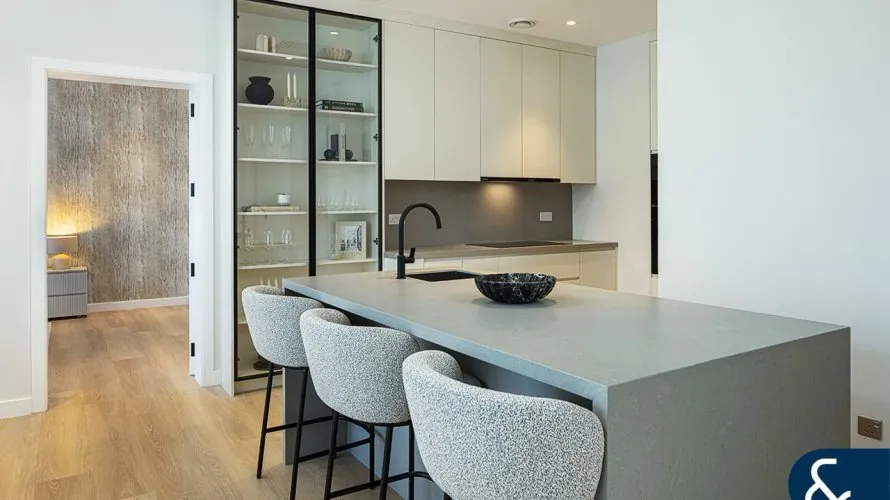 Apartamento de 2 dormitorios en Oceana, UAE No. 1160