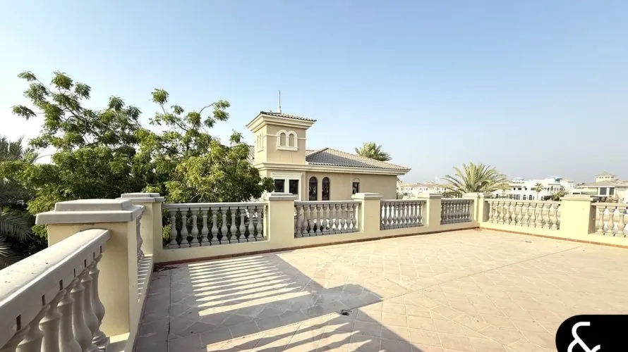 Villa de 6 dormitorios en Signature Villas, UAE No. 1051 № 24