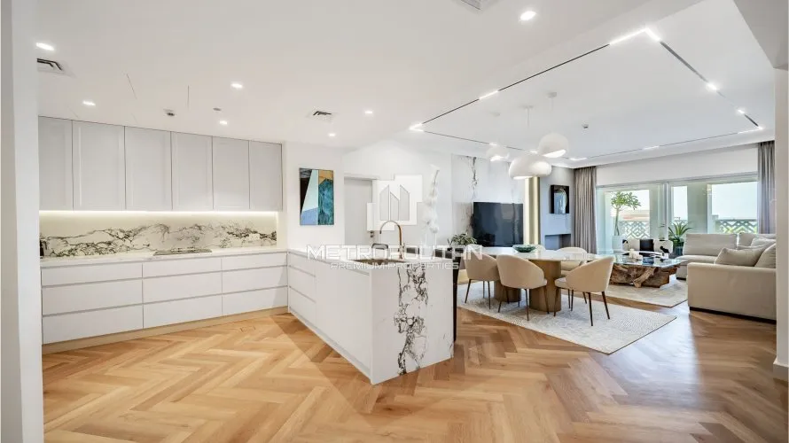 Apartamento de 2 dormitorios en Palm Jumeirah, UAE No. 1037 № 1