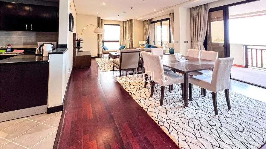 Apartamento de 2 dormitorios en Palm Jumeirah, UAE No. 587 № 2