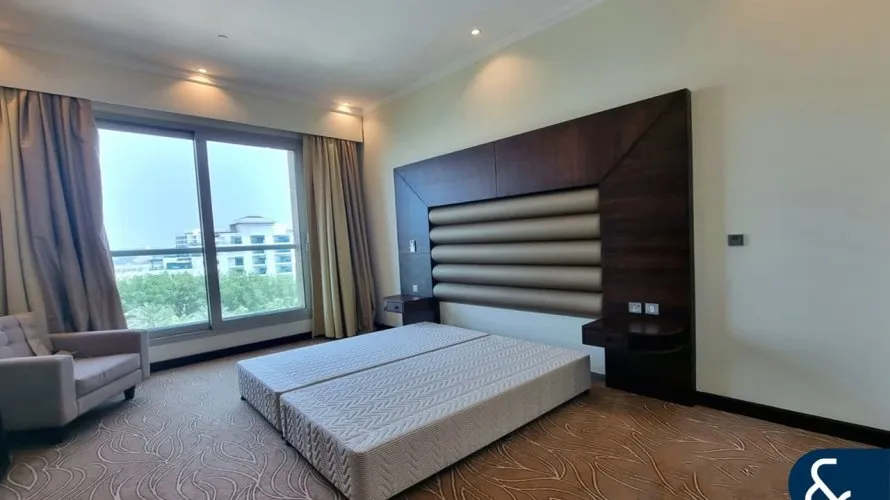 Apartamento de 2 dormitorios en The Crescent, UAE No. 1073 № 15