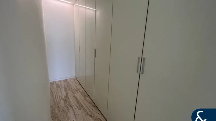 Apartamento de 2 dormitorios en The Crescent, UAE No. 1152 № 3