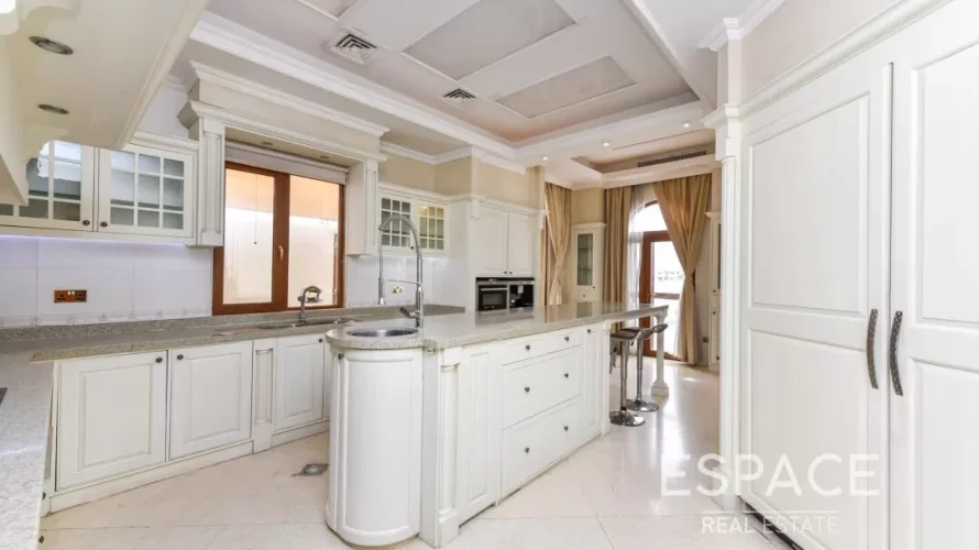 Villa de 6 dormitorios en Palm Jumeirah, UAE No. 893 № 3