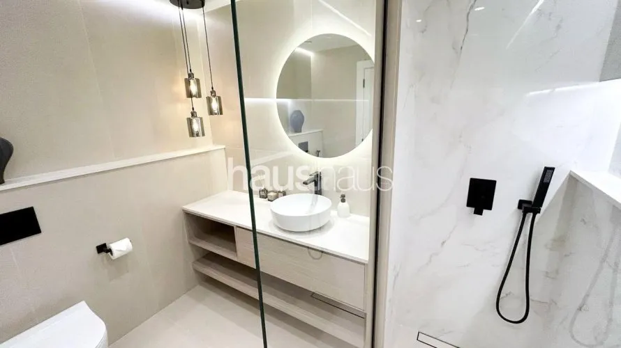 Apartamento de 2 dormitorios en Shoreline Apartments, UAE No. 540 № 9