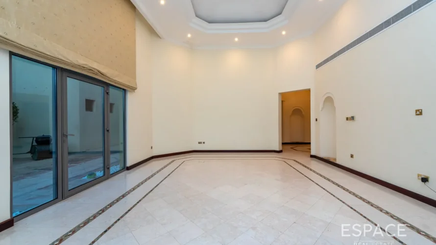 Villa de 4 dormitorios en Palm Jumeirah, UAE No. 859 № 1