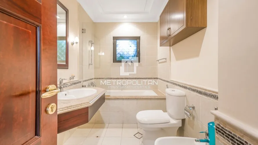 Villa de 4 dormitorios en Palm Jumeirah, UAE No. 977 № 25