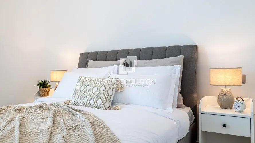 Apartamento de 2 dormitorios en Azure Residences, UAE No. 464 № 7