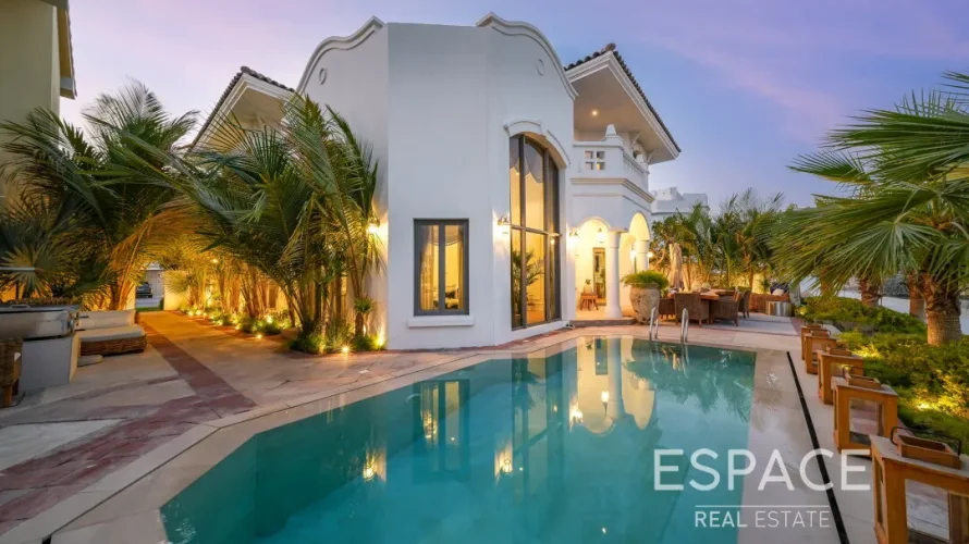 Villa de 4 dormitorios en Palm Jumeirah, UAE No. 884 № 1