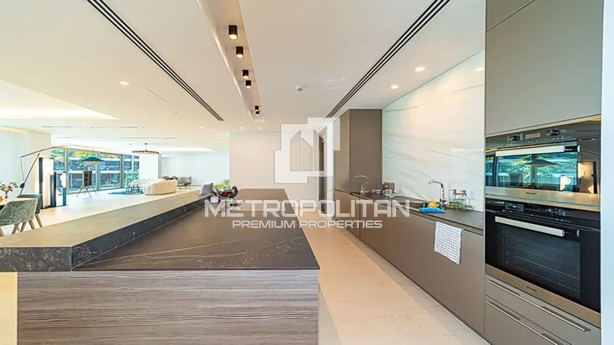 Apartamento de 3 dormitorios en Palm Jumeirah, UAE No. 329 № 2