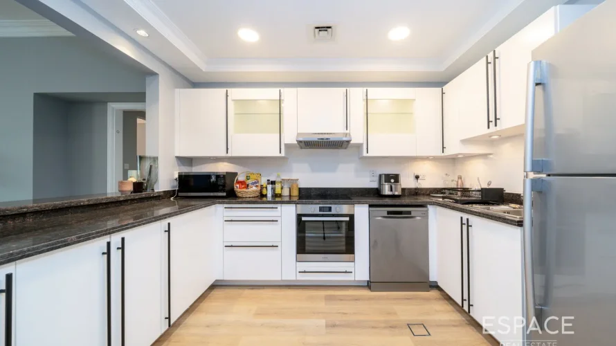 Apartamento de 2 dormitorios en Palm Jumeirah, UAE No. 860 № 3