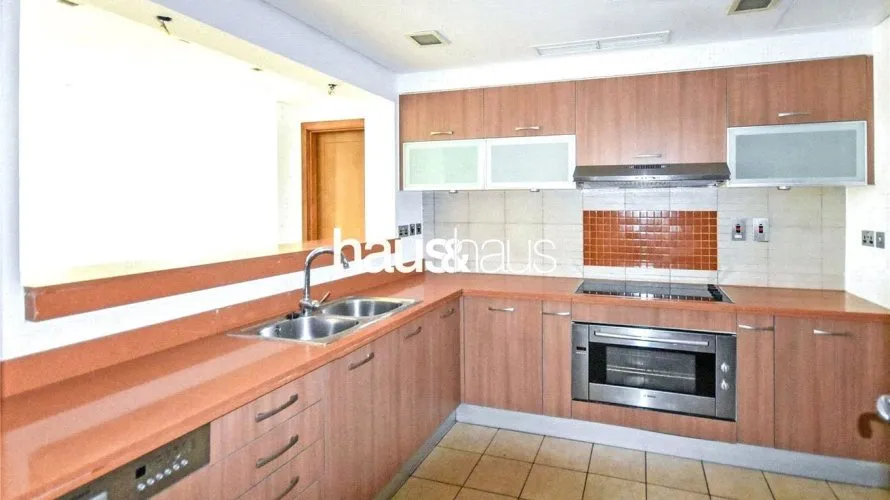 Apartamento de 3 dormitorios en Marina Residences, UAE No. 582 № 3