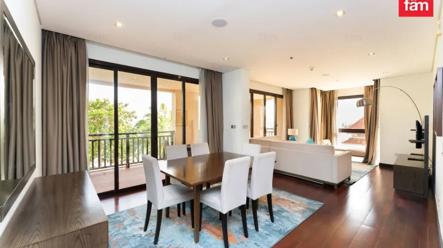 Apartamento de 2 dormitorios en Palm Jumeirah, UAE No. 1080