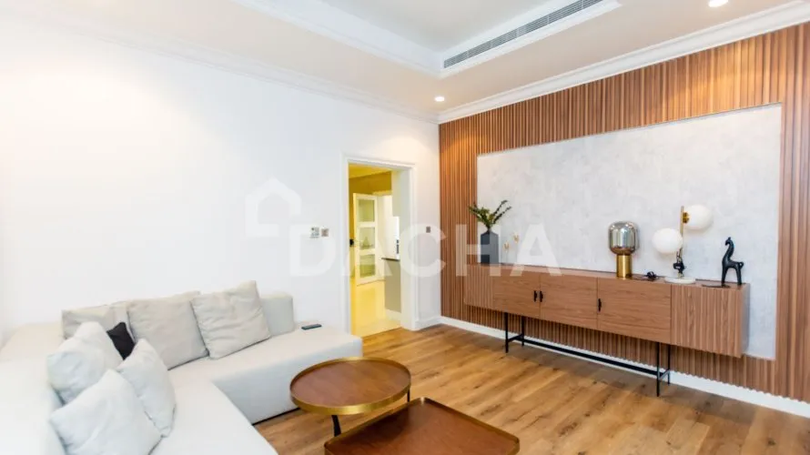 Villa de 4 dormitorios en Canal Cove Villas, UAE No. 1555