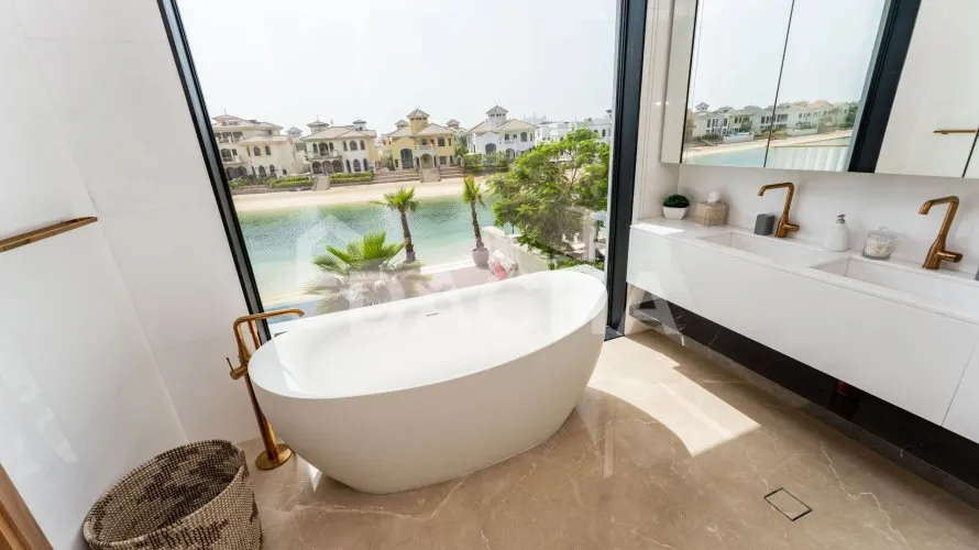 Villa de 6 dormitorios en Signature Villas, UAE No. 1538 № 25