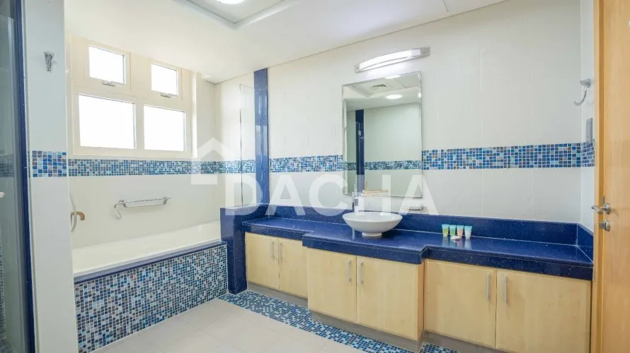 Apartamento de 4 dormitorios en Shoreline Apartments, UAE No. 1540 № 13