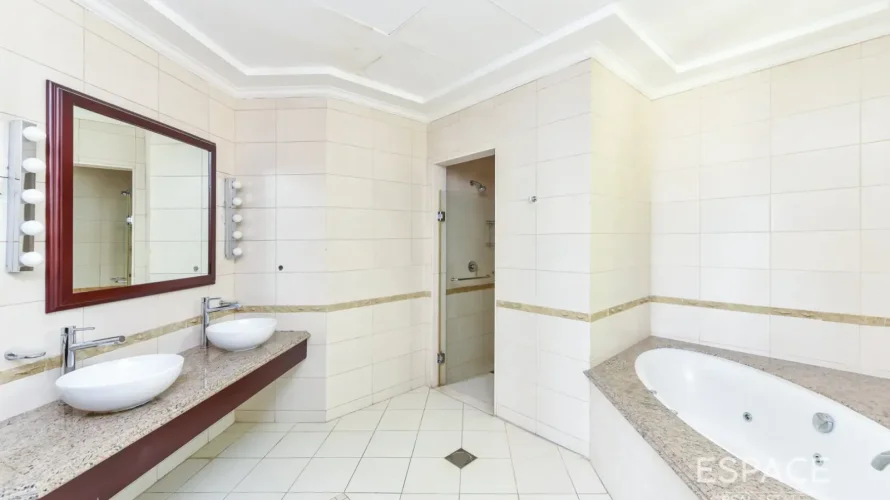 Villa de 4 dormitorios en Palm Jumeirah, UAE No. 2034 № 1