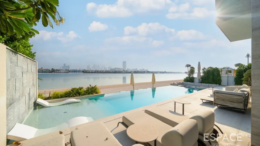 Villa de 5 dormitorios en Palm Jumeirah, UAE No. 2048