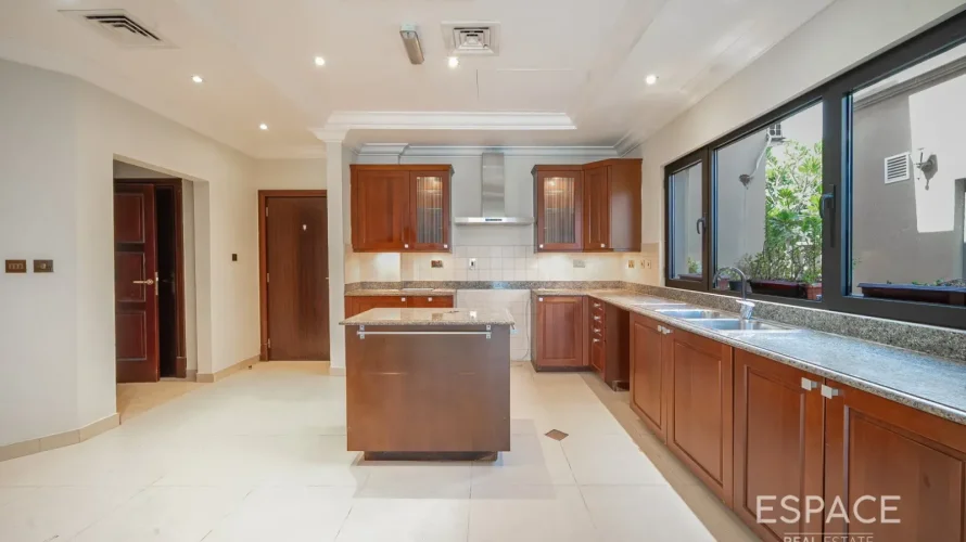 Villa de 6 dormitorios en Palm Jumeirah, UAE No. 2033 № 15
