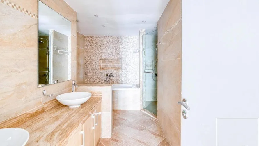 Apartamento de 2 dormitorios en Shoreline Apartments, UAE No. 2350 № 3