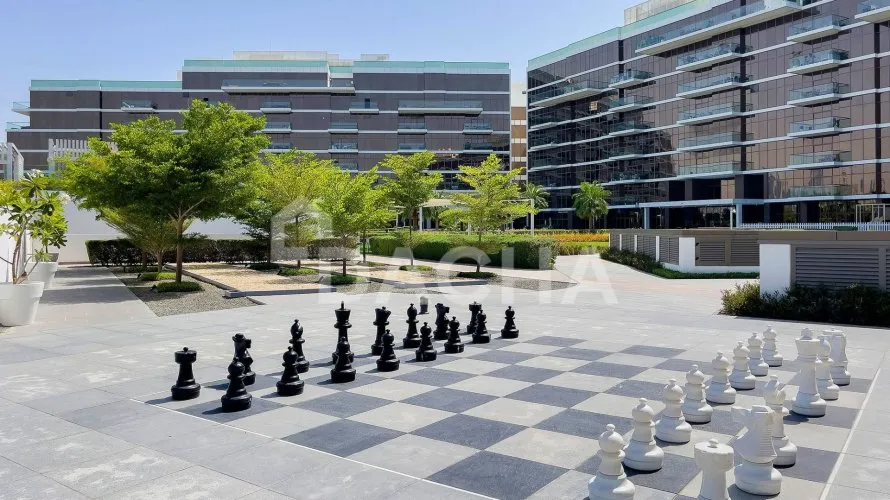 Apartamento de 2 dormitorios en The Crescent, UAE No. 2293 № 9
