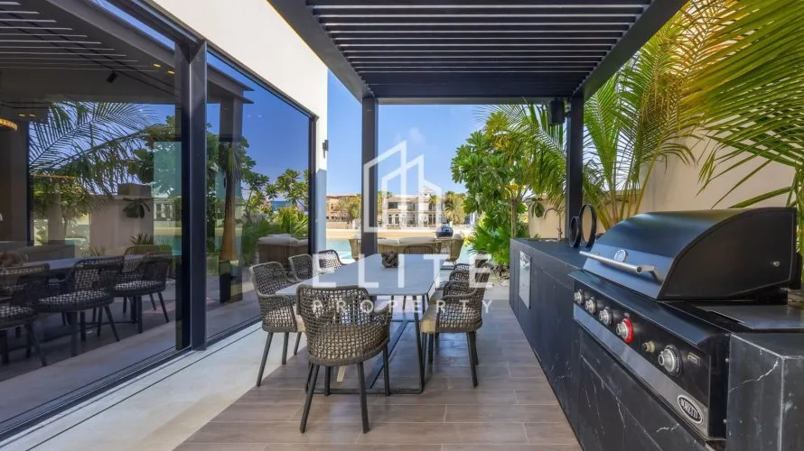 Villa de 5 dormitorios en Garden Homes, UAE No. 2530 № 1