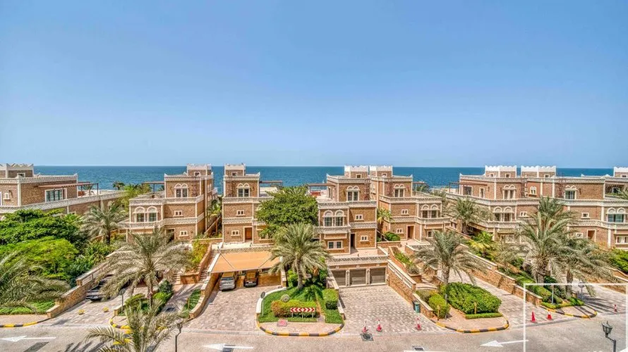 Apartamento de 2 dormitorios en The Crescent, UAE No. 2588 № 1