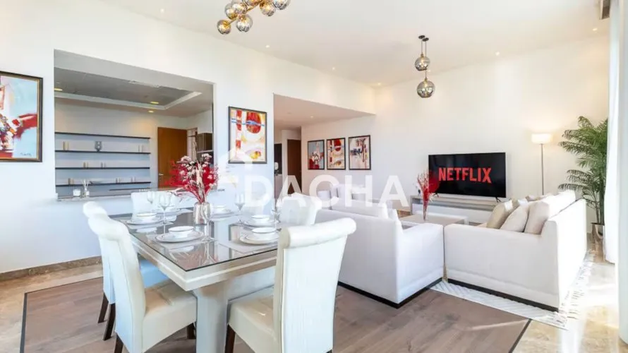 Apartamento de 3 dormitorios en The Crescent, UAE No. 2560