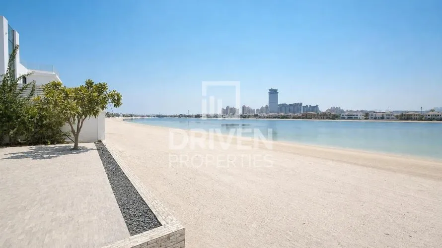 Villa de 5 dormitorios en Signature Villas, UAE No. 2754