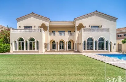 Villa de 6 dormitorios en Signature Villas, UAE No. 2731