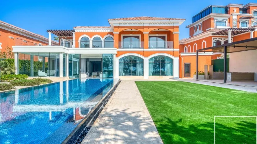 Villa de 7 dormitorios en The Crescent, UAE No. 2732 № 3
