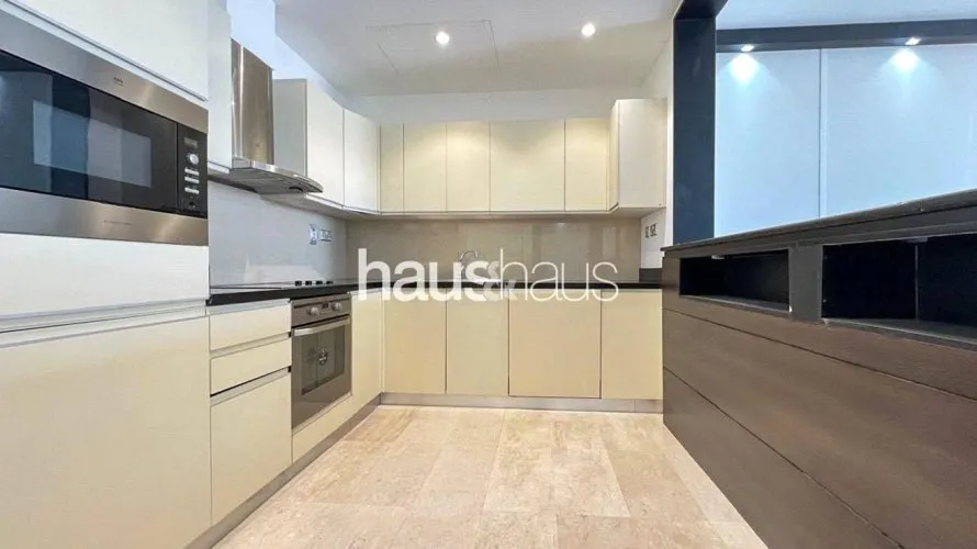 Appartement de 2 chambres à Oceana, UAE No. 611 № 2