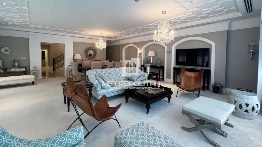 Villa de 5 chambres à Palm Jumeirah, UAE No. 381 № 1