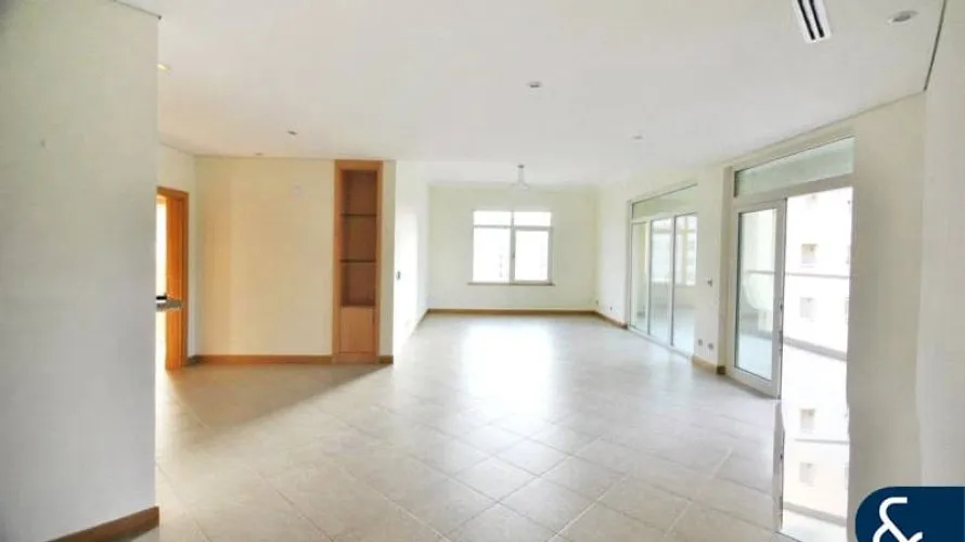 Appartement de 3 chambres à Shoreline Apartments, UAE No. 1161