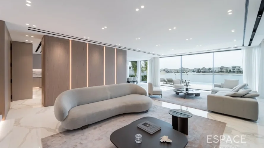 Villa de 5 chambres à Palm Jumeirah, UAE No. 934