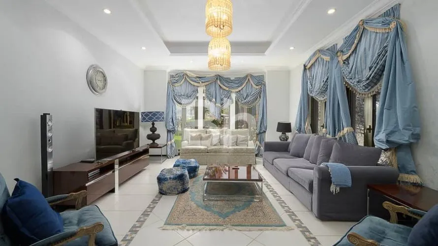 Villa de 4 chambres à Palm Jumeirah, UAE No. 777 № 10