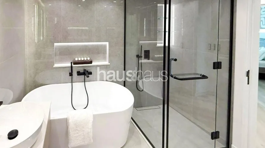 Appartement de 2 chambres à Shoreline Apartments, UAE No. 541 № 4