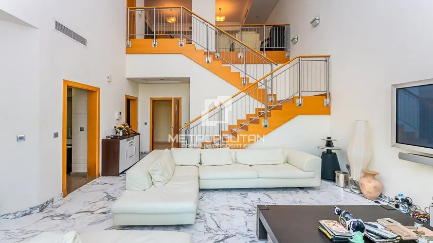 Penthouse de 4 chambres à Shoreline Apartments, UAE No. 987