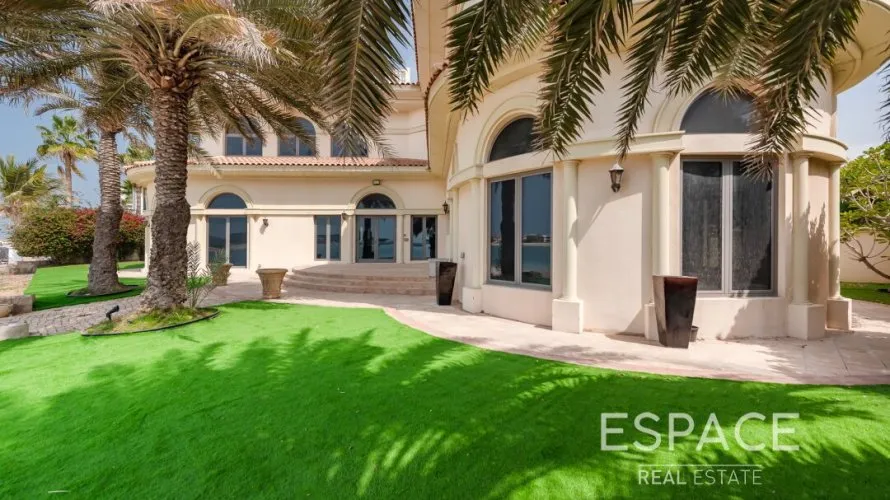 Villa de 5 chambres à Palm Jumeirah, UAE No. 882