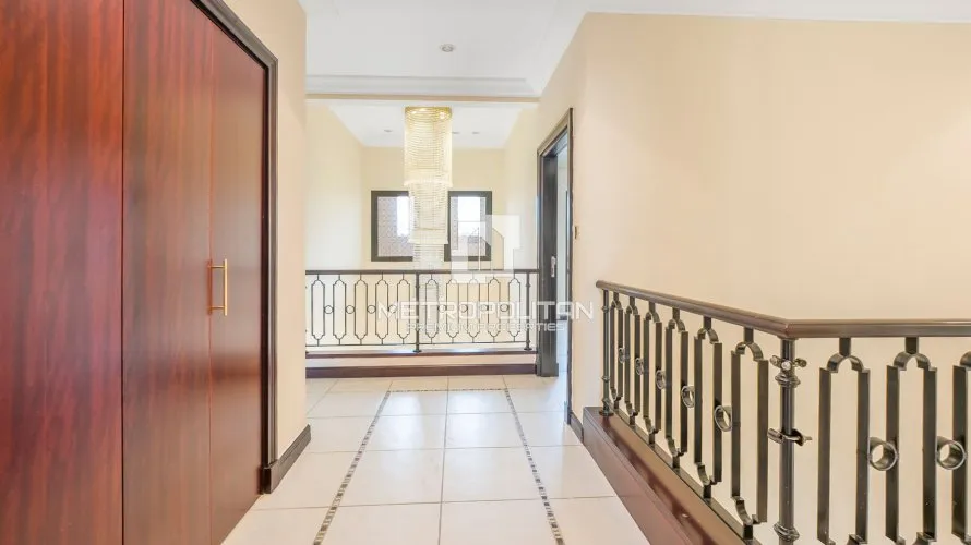 Villa de 4 chambres à Palm Jumeirah, UAE No. 977 № 14