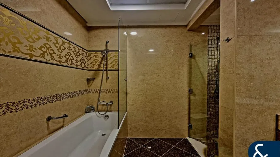 Appartement de 2 chambres à The Crescent, UAE No. 1073 № 12