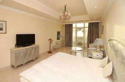 Villa de 4 chambres à The Crescent, UAE No. 805