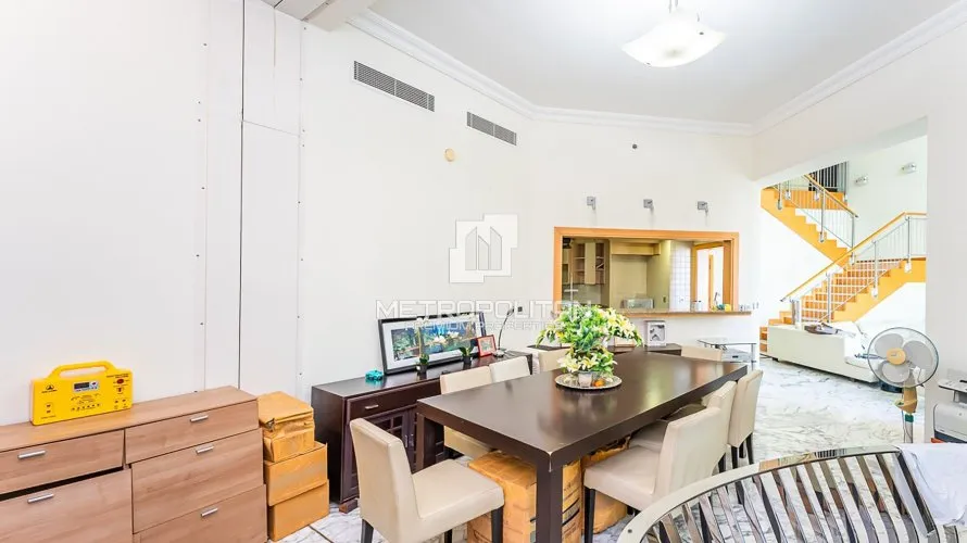 Penthouse de 4 chambres à Shoreline Apartments, UAE No. 987 № 2