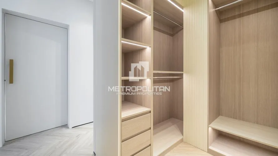 Appartement de 2 chambres à Oceana, UAE No. 1026 № 8