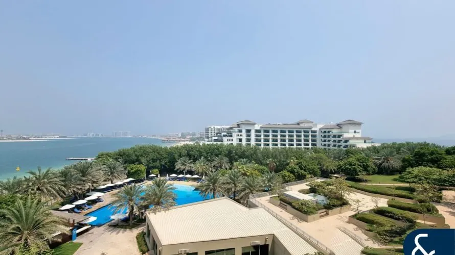 Appartement de 2 chambres à The Crescent, UAE No. 1073