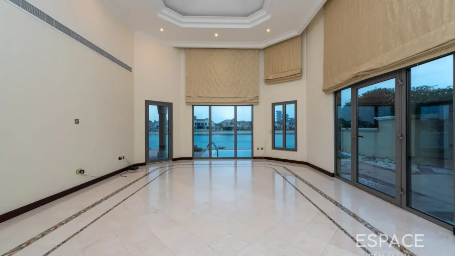 Villa de 4 chambres à Palm Jumeirah, UAE No. 859